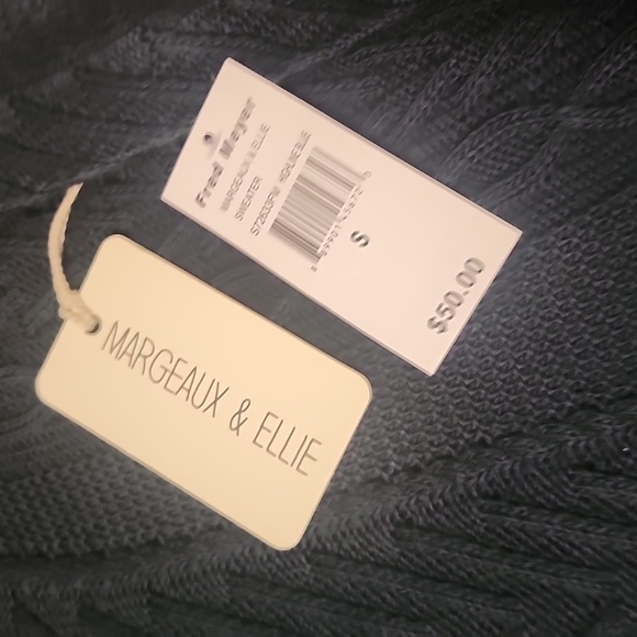 Lightweight 3/4 sleeve top - Picture 3 of 4